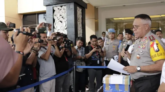 Sumut, Paulus Waterpauw