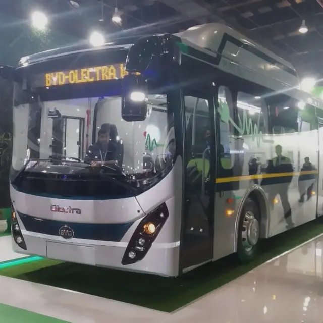 BYD-ओलेक्ट्रा या कंपनीच्या भारतात 100हून अधिक इलेक्ट्रिक बसेस अनेक शहरांमध्ये धावत आहेत.
