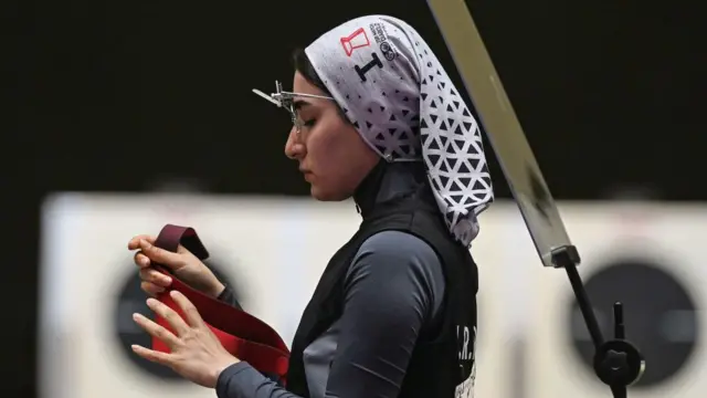 هانیه رستمیان یکی از دو زن تیرانداز ایرانی است که سهمیه المپیک پاریس را بدست آورده است