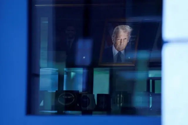 تصویری از عکس دونالد ترامپ 