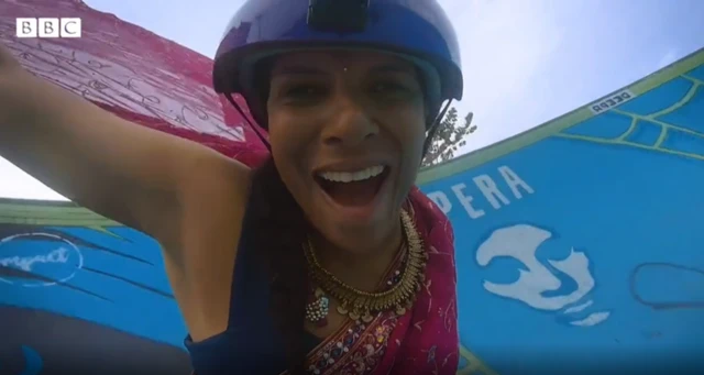 આંટી સ્કેટ્સ