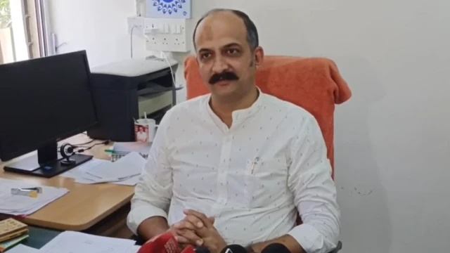 એમએસ યુનિવર્સિટી, વડોદરા, મોદી તત્વ, સોશિયોલોજી વિભાગ વડોદરા : એમએસ યુનિવર્સિટીમાં હવે ભણાવાશે 'મોદીતત્ત્વ' અને 'RSS'ના પાઠ, આ અભ્યાસક્રમનો કેમ થઈ રહ્યો છે વિરોધ? બીબીસી ગુજરાતી ગુજરાત