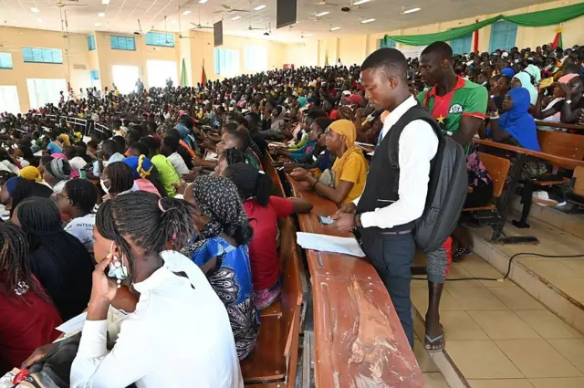 A côté de l'université Joseph Ki-Zerbo d'autres établissements supérieurs comme l'université Thomas Sankara sont venues enrichir l'offre d'enseignement supérieur au Burkina Faso.