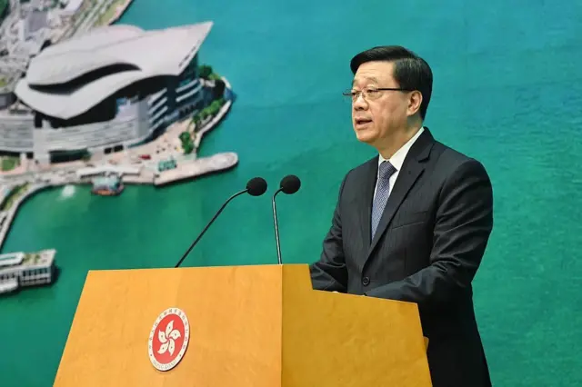 行政长官李家超表示,港府会在七方面加大力量应对,包括把握国家发展机遇、加快产业转型等。