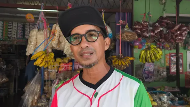 Ali Novel, salah seorang orang tua pelajar di Purwakarta, menyambut baik aturan jam malam bagi pelajar.
