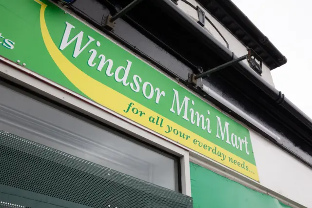 පිහි ඇනුමෙන් ජීවිතක්ෂයට පත් වූ ගැහැනු දරුවන්ට ගෞරව කිරීම සඳහා ශෝකයට පත් ජනතාව ජූලි 30 වන දා එක්රැස් වී පැය දෙකකටත් අඩු කාලයකට පසු, කැරලිකරුවන් සිය ගණනකගෙන් සවුත්පෝට් වීදි පිරී ගියහ.