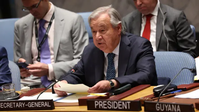 BM Genel Sekreteri Antonio Guterres BM Güvenlik Konseyi toplantısında açıklama yaparken.