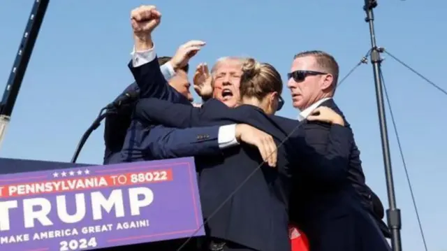 డోనల్డ్ ట్రంప్ 