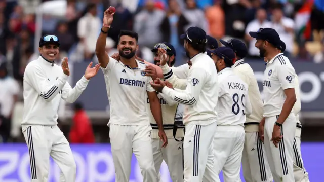 બીબીસી ગુજરાતી, ગુજરાત, ભારત વિ. ઇંગ્લૅન્ડ, ભારતીય ક્રિકેટ ટીમ, ક્રિકેટ, શુભમન ગિલ, ઇંગ્લૅન્ડ, ટેસ્ટમૅચ
ભારત અને ઇંગ્લૅન્ડ વચ્ચે પાંચ ટેસ્ટમૅચોની ટેસ્ટ સિરીઝમાં ઍજબેસ્ટનમાં રમાયેલી બીજી મૅચ ભારતે 336 રને જીતી લીધી છે.