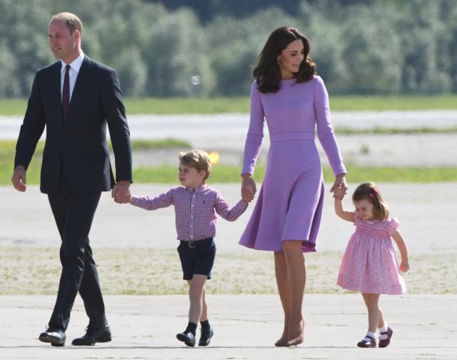 英国剑桥公爵夫妇已经育有一子一女。