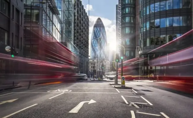 มีความกังวลว่า การออกจากสหภาพยุโรปจะทำให้มหานครลอนดอนถูกลดความสำคัญในฐานะหนึ่งในศูนย์กลางเศรษฐกิจโลกลง