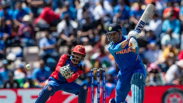 ધોની અને જાદવની ધીમી રમતને કારણે ભારતની રનરેટ ઘટી હતી