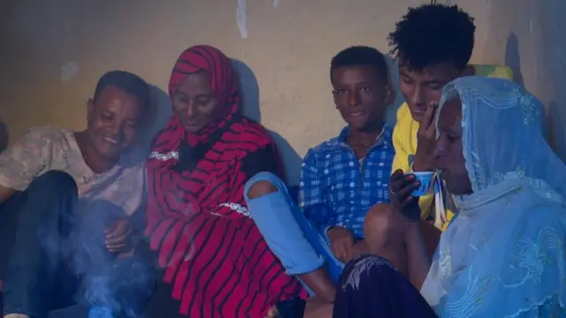 ሶፊያና ወንድሙ ከልጆቻቸው ጋር