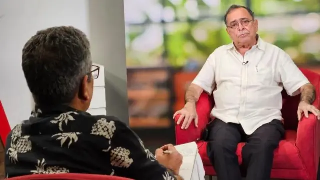 रॉ चे माजी विशेष सचिव राणा बॅनर्जी यांच्यासोबत रेहान फजल