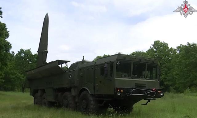 "Іскандер-М" з балістичною ракетою
