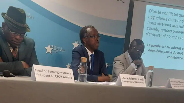 Kuva ibubanfu: Ferederiko Bamvuginyumvira, Liberat Ntibashirakandi na Chauvineau Mugwengezo 