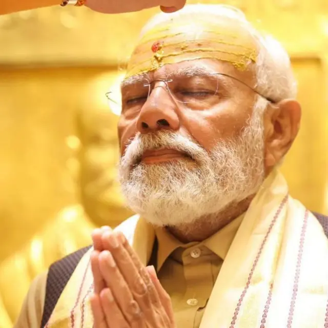 नरेंद्र मोदी