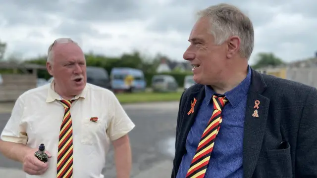 Stephen Nicholls y Richard Warwick