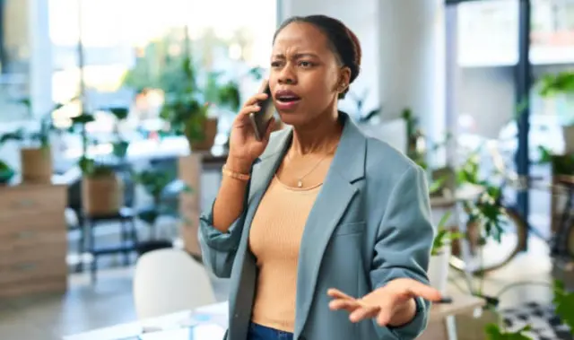 Bamwe bavuga ko kwitaba bihagarika ibindi byose bari barimo, kandi bigora kubifatanya n'ikindi kintu