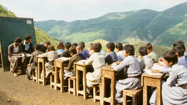 تدریس در کردستان