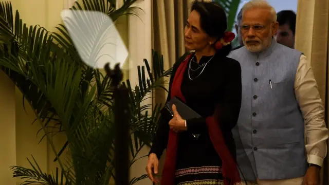 গত অক্টোবরে দিল্লি সফরে গিয়েছিলেন অং সান সুচি