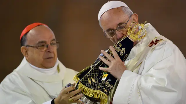 Papa Franja drži misu u bazilici Nacionalnog hrame naše gospe od Apareside 2013. godine u Aparesidi, u Brazilu