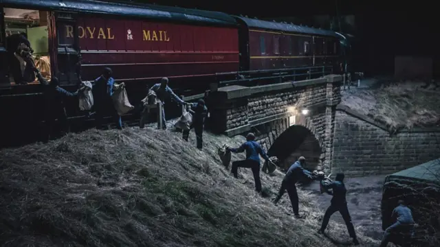 या घटनेवर आलेल्या 'अ रॉबर्स टेल' या मालिकेतलं दृश्य 