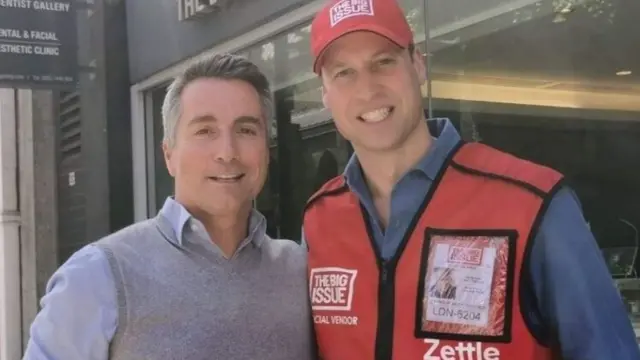 ウィリアム王子(右)はリチャード・ハナントさん(左)から誕生日が同じだと伝えられると、「ハッピー・バースデー」と答えたという