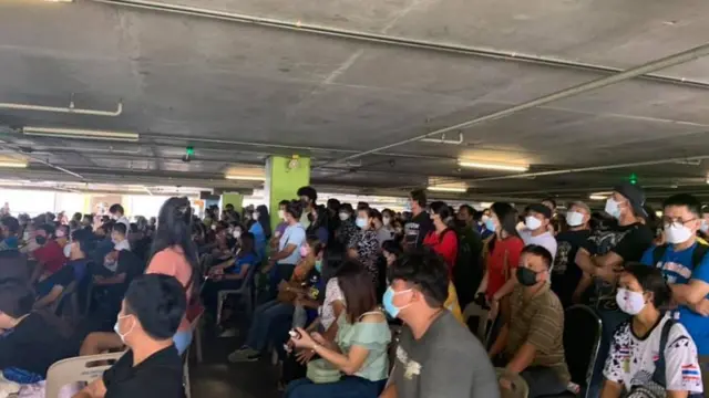 คนรอฉีดวัคซีน