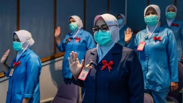 Y tá ở Malaysia