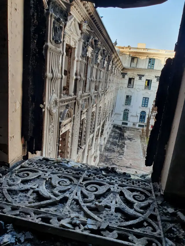 जलेको सिंहदरबार