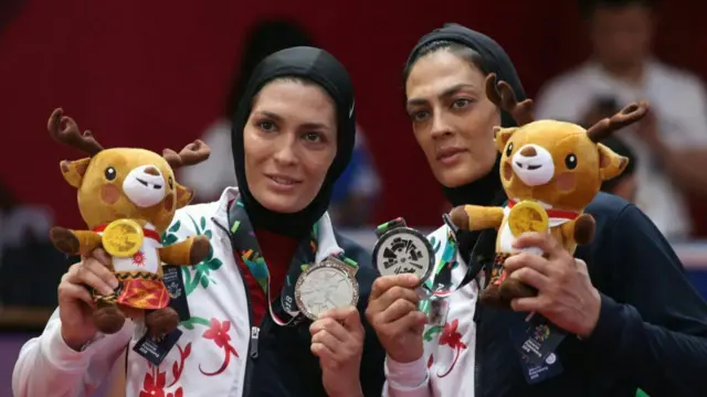 خواهران منصوریان