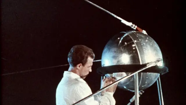 Xotinining mushukiga qarab