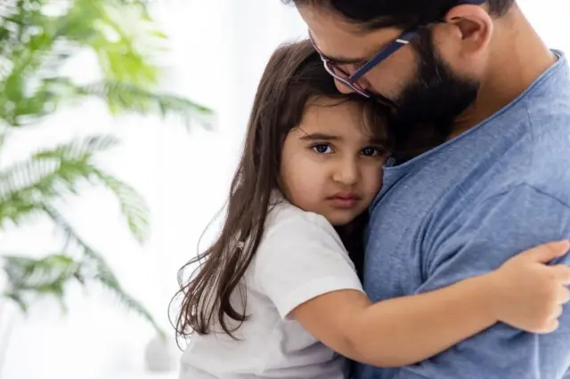 తండ్రితో కూతురు