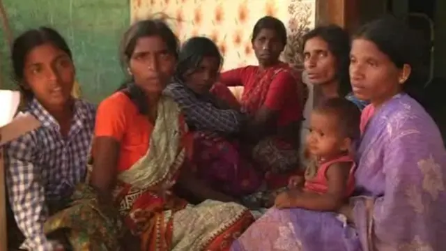 இறந்தவர்களின் குடும்பத்தினர்.