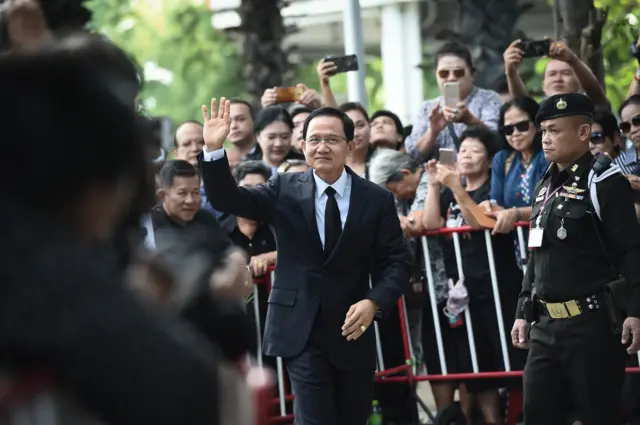 นายสมชาย วงศ์สวัสดิ์