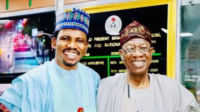 Aworan Sẹnẹtọ Abbo ati Minisita Lai Mohammed