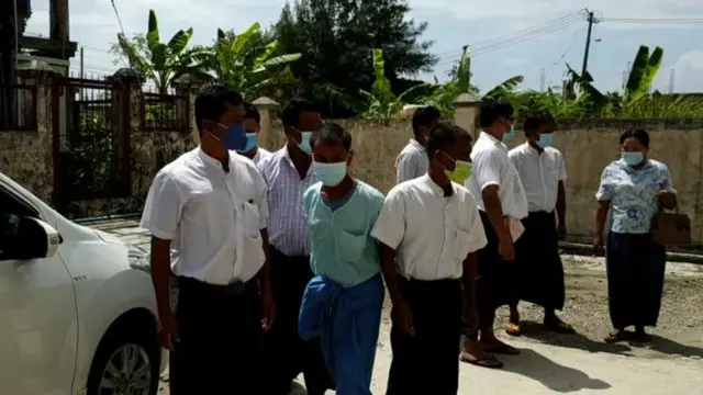 စစ်တွေမြို့နယ်အတွင်းမှာရှိတဲ့ ကျေးရွာ အုပ်ချုပ်ရေးမှူး ၅၇ ဦး က ၂၀၂၀ ခုနှစ်အတွင်း နုတ်ထွက်ဖို့တောင်းဆိုမှုတွေလုပ်=ခဲ့
