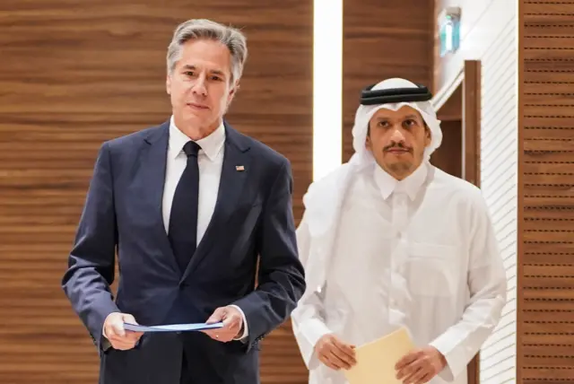 अमेरिकी विदेशमन्त्री एन्टोनी ब्लिङ्कन कतारका प्रधानमन्त्री तथा परराष्ट्रमन्त्री मोहम्मद बिन अब्दुलरहमान अल थानी