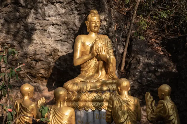Patung Buddha, Laos