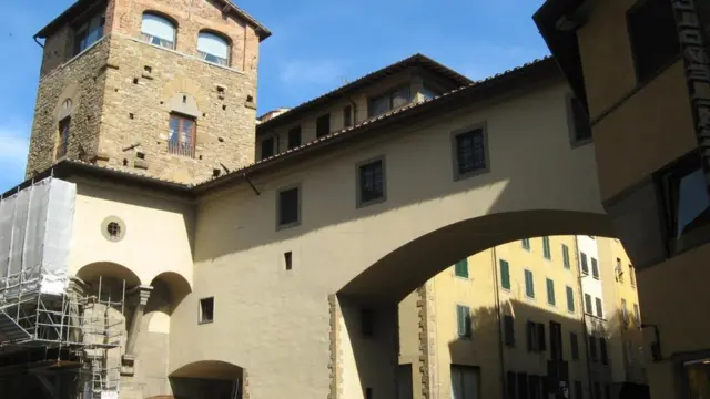 Коридор Вазарі