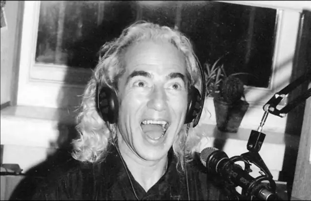 Од краја 1970-их, Сева Новгородцев је дугогодишњим музичким емисија упознавао читаву генерацију младих људи у СССР-у са западном поп и рок музиком