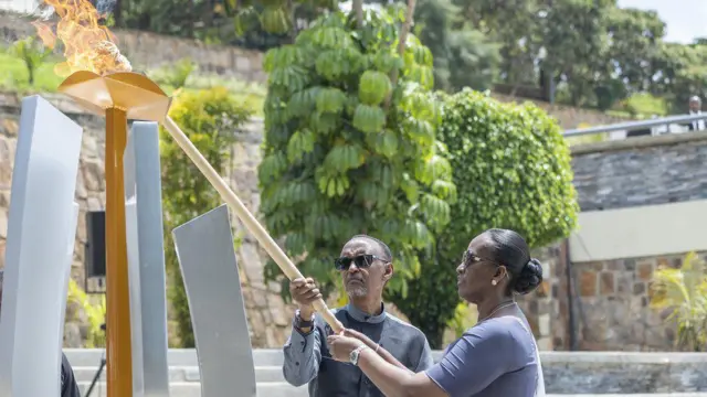 Perezida Kagame n'umugore we bacana urumuri