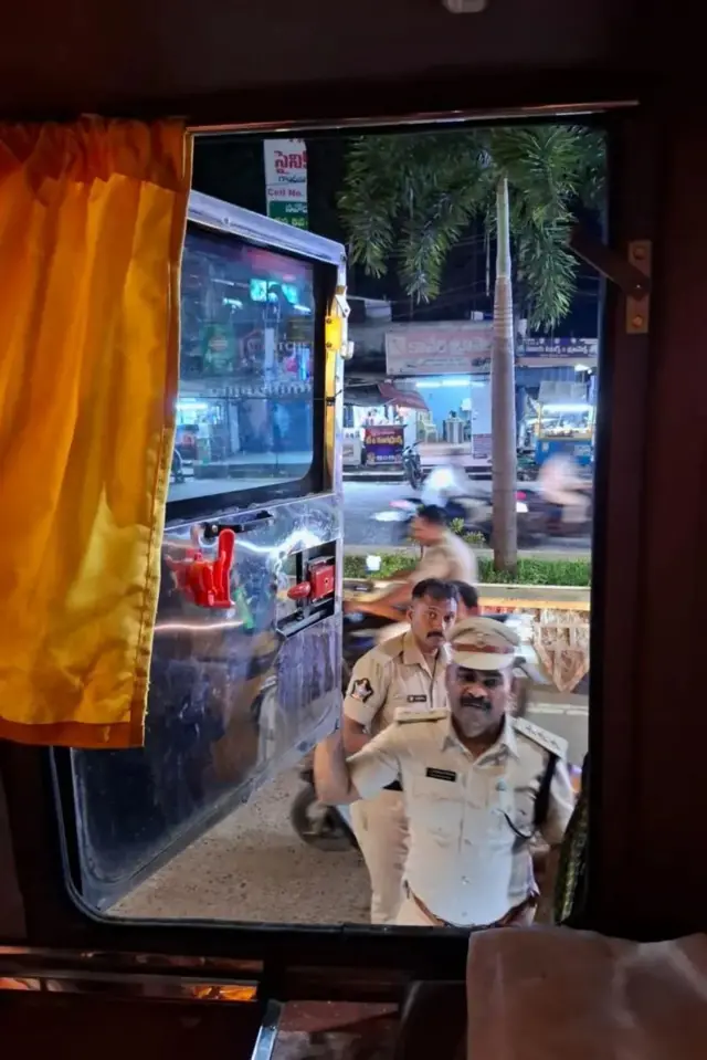 மோட்டார் வாகன விதி, தனியார் பேருந்துகள் 