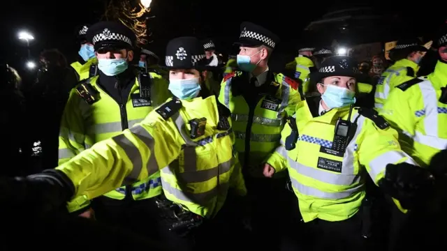 イギリス警察 反射ベスト イギリス警察 反射ベスト - メルカリ