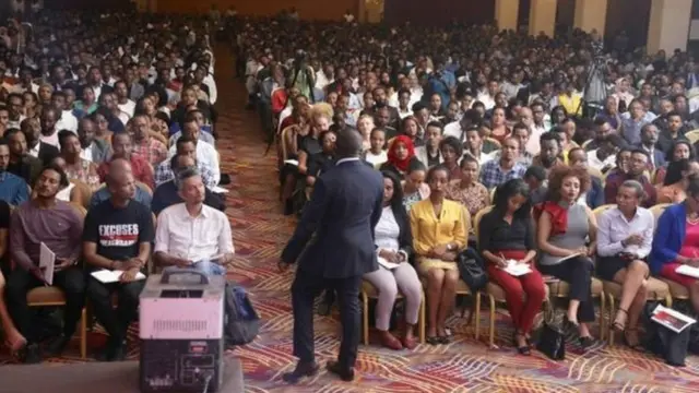 Waliomtetea Kinuthia Kinuthia kupitia #KagameFreeKenyans walisema Kinuthia amekuwa akifanya mafunzo kama hayo kwingine