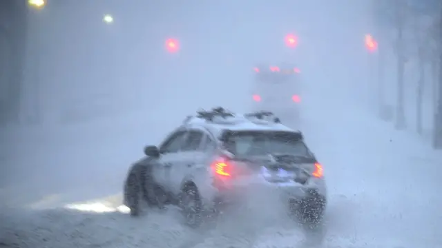 Каждый ураган, каждое наводнение, каждый серьезный снегопад вновь и вновь напоминают нам: мы в заложниках у погоды