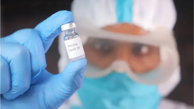 টিকা পেতে হলে আগে নিবন্ধন করতে হবে।