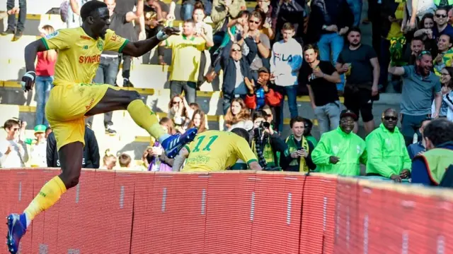 Le nantais Kalifa Coulibaly fête son but contre Lille.