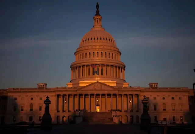 అమెరికా రాజధాని వాషింగ్టన్ డీసీలోని 'క్యాపిటల్' భవనం